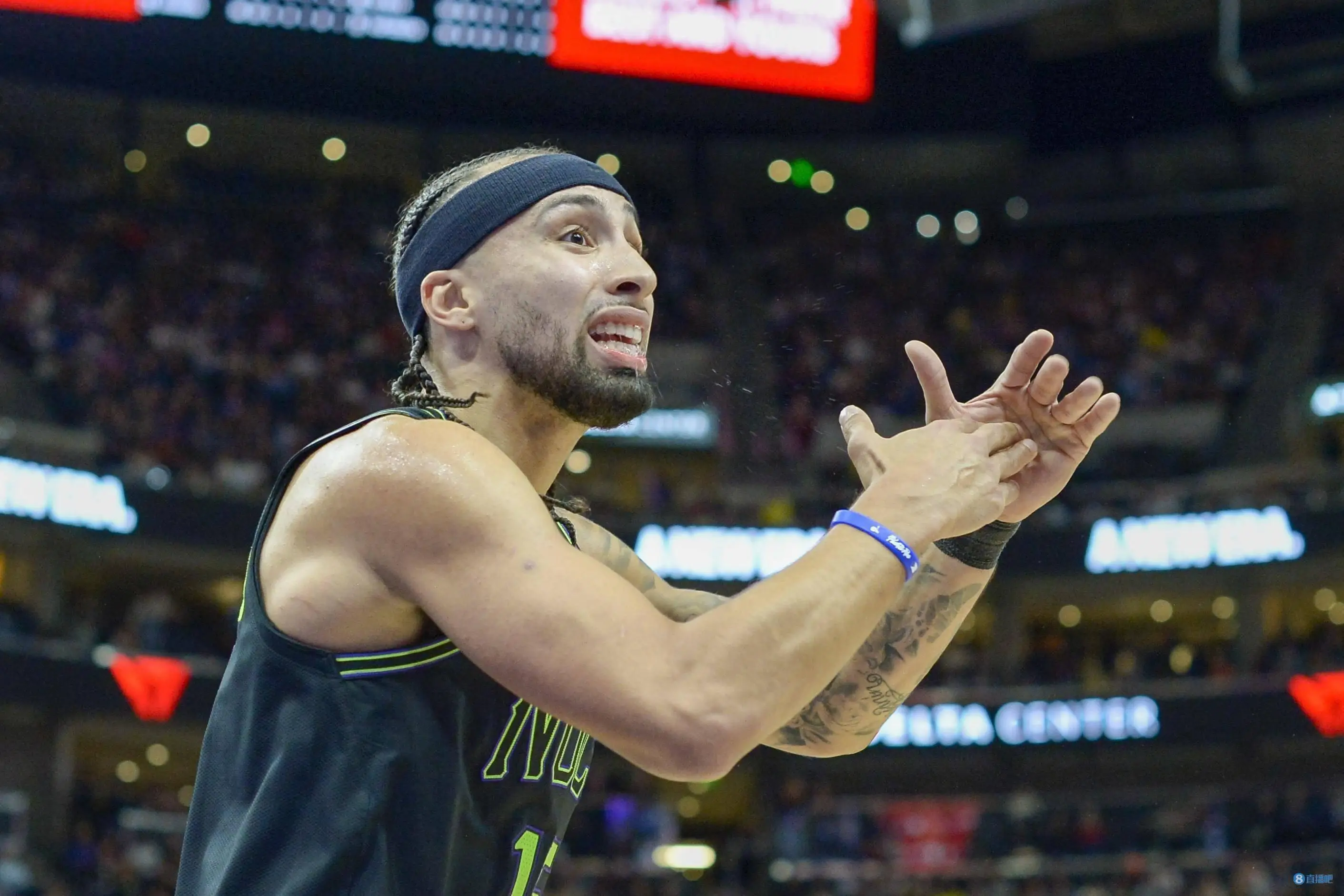 能量注入,火箭瞄准鹈鹕“盗王”:阿尔瓦拉多或成休城关键拼图