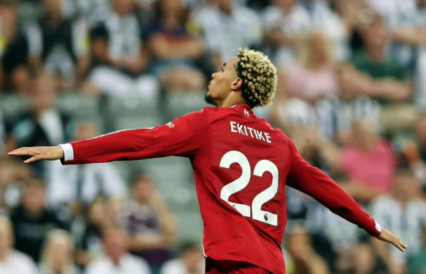 沉默的天才与喧嚣的时代：埃基蒂克十球背后的英超新援生态